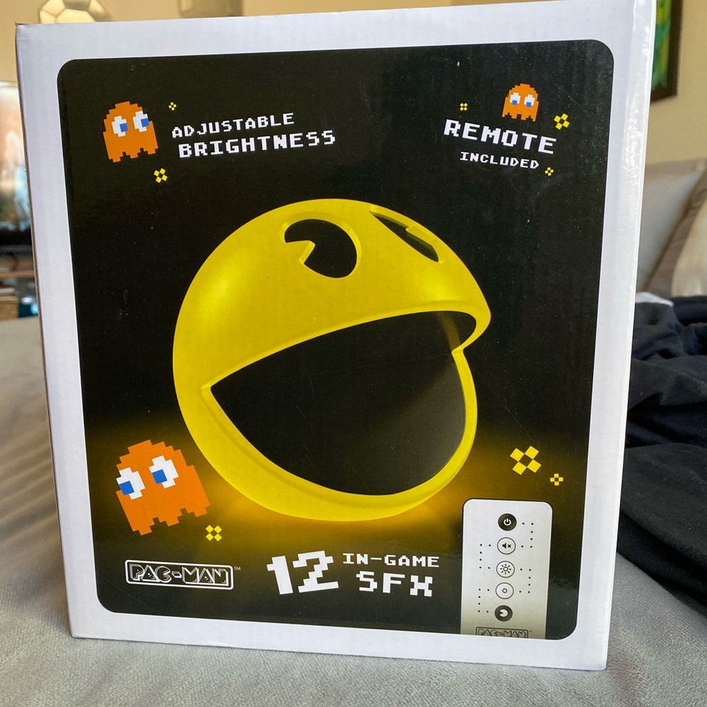 Pac-man lamp with sound